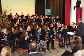 Oelsnitzer Schüler treten als Big Band in Bad Elster auf - Die Mosen‘s Brass Band des Oelsnitzer Gymnasiums spielt am Dienstag in Bad Elster.