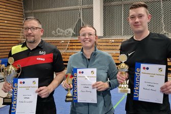 Oelsnitzer Stadtmeisterschaft im Tischtennis: Die Spiele gehen bis kurz vor Mitternacht - Die Oelsnitzer Tischtennis-Stadtmeister, von links Mirko Sommerfeld, Sophia Hennig und Patrick Meinel.