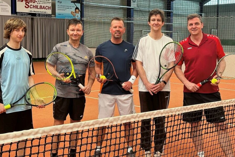 Oelsnitzer Tennisspieler gewinnen Hallen-Winterrunde - 