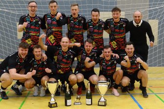 Oelsnitzer Zauberpokal: Junge Merkur-Kicker besiegen im Finale Zwickauer FSV-Fans knapp mit 3:2 - Chemie Noobzug gewann erstmals den Oelsnitzer Zauberpokal.