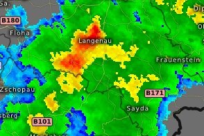 Offenbar Tornado in Mittelsachsen gesichtet - Kachelmannwetter hatte das Wetterphänomen in Langenau am Montagnachmittag auf dem Radar.