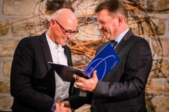 Offener Brief: Kretschmer soll im Fall Bernig vermitteln - Bert Wendsche (parteilos, r.), Oberbürgermeister von Radebeul, und Dr. Jörg Bernig.