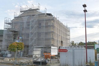 „Offenheit ist das Gebot der Stunde“: SPD Freiberg will Bahnhofsthema öffentlich machen - Das Bahnhofsgebäude in Freiberg ist eine Großbaustelle und Thema im Stadtrat.