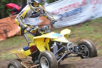 Offroader erstürmen die Walthershöhe - Thomas Pöch aus Fraureuth steuerte sein Quad, eine Suzuki LTR 450, auf den Bronzerang. 