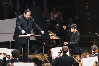 Der Pianist Lang Lang spielte mit dem Gewandhausorchester unter Andris Nelsons das 2. Klavierkonzert von Camille Saint-Saëns.