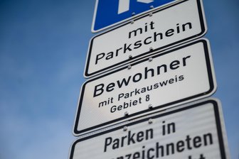 Ohne Diskussion beschlossen: Anwohnerparken in Chemnitz wird teurer - Anwohner in Chemnitz zahlen fürs Parken künftig mehr.