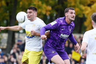 Ohne Mühe ins Achtelfinale: Erzgebirge Aue mit souveränem Pokalauftritt in Panitzsch/Borsdorf - Ricky Bornschein (re.) war am Samstag doppelt für den FCE erfolgreich.