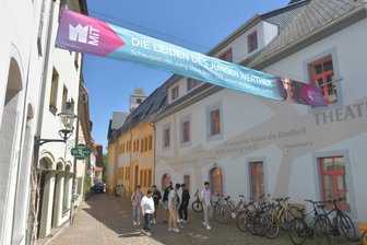 „Ohne uns wird es dunkel“: Warum das Mittelsächsische Theater an Demo teilnimmt - Das Mittelsächsische Theater nimmt an der Demo „Ohne uns wird es dunkel“ in Dresden teil.