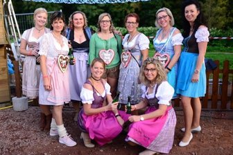 Oktoberfest auf der Muldeninsel: Tracht und Dirndl bestimmen das Bild -