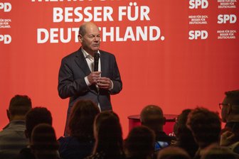 Olaf Scholz in Chemnitz: Steht Deutschland wirklich am Abgrund? - Bundeskanzler Olaf Scholz im Chemnitzer Luxor. Zum dritten Mal in dieser Legislatur ist er in der Stadt. Der Saal ist bis auf den letzten Platz gefüllt.
