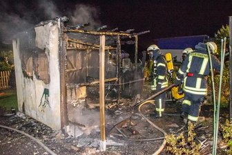 Olbernhau: Gartenlaube in Flammen -