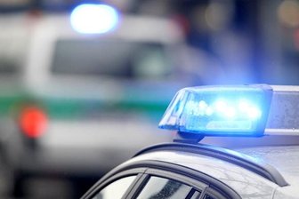 Olbernhau: Störer schlägt Polizist in der Bank -