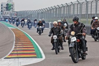 Oldtimer-Parade auf dem Sachsenring - 
