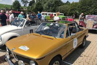 Oldtimer-Rallye: Premiere der Sächsischen Meister-Classic - Zwischenstopp in Crottendorf.
