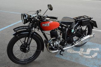 Oldtimermotorrad in Treuen gestohlen - Auf dem Foto ist eine Puch 250 R zu sehen, die der gesuchten Puch 500 V ähnelt.
