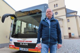 Oldtimertreffen 2.0 in Werdau: Kostenlose Shuttlebusse fahren bis zum Festgelände - Maik Wendler und seine Kollegen bringen Besucher des Oldtimertreffens am ersten Maiwochenende zum Festgelände und wieder zurück.