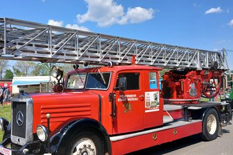 Oldtimertreffen 2.0 in Werdau: „Wir geben dem neuen Standort eine Chance“ - Auch in Langenhessen dabei: Die historische Feuerwehr von Werdau aus dem Jahr 1939.