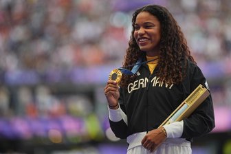 Olympia 2024 in Paris: Medaillenspiegel nach 329 von 329 Entscheidungen - Yemisi Ogunleye gehörte als Goldmedaillengewinnerin im Kugelstoßen zu den Überraschungen aus deutscher Sicht.
