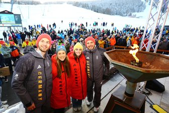 Olympia-Empfang im Erzgebirge: Ein Pechvogel unter vielen Helden - Die Olympia-Teilnehmer Timon Grancagnolo, Katharina Hennig Dotzler, Selina Freitag und Florian Müller (von links) wurden am Fichtelberg gebührend empfangen.