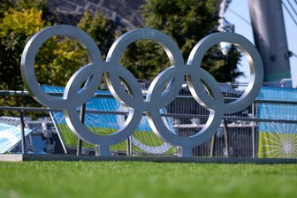 Olympia-Entscheid: Münchens Ja schafft Fakten - Die Ringe  im OlympiaparkMünchen: Die Bürger der Stadt haben sich klar für eine Bewerbung entschieden.Foto: Sven Hoppe/dpa