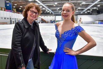 Olympia plötzlich ganz nah - Olympiasiegerin Anett Pötzsch (l.) betreut als Trainerin auch die deutsche Spitzenläuferin Lea Johanna Dastich.