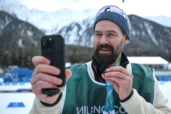 Olympiasieger aus dem Erzgebirge zurück in Italien: „Mit den Ringen hat es schon irgendwie was Magisches“ - Als Experte und Co-Kommentator für Eurosport verfolgt Ex-Biathlet Michael Rösch die Olympischen Winterspiele in Italien direkt vor Ort in Antholz.
