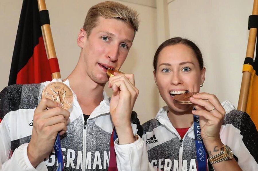 Olympiasieger kommt zum Limbacher Sportlerball - Florian Wellbrock und seine Frau Sarah haben bei den Olympischen Spielen in Tokio drei Medaillen aus dem Wasser gefischt. Am 29. April sind sie die Stargäste beim Sportlerball in Limbach-Oberfrohna. 