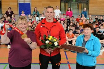 Olympiasieger verrät Schülern sein süßes Erfolgsrezept -