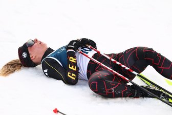 Olympionikin mit Wurzeln im Erzgebirge: Diese Langläuferin drückte in Eibenstock die Schulbank - Nach dem Skiathlon brauchte Helen Hoffmann eine Pause.