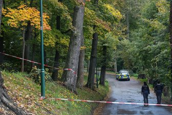 Ominöses Metallstück in Hohenstein-Ernstthal noch nicht identifiziert - Gegen 15 Uhr sperrte die Polizei den Anton-Günther-Weg in Hohenstein-Ernstthal.