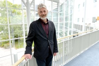 OP-Roboter, neue MVZ-Ärzte, digitale Fieberkurve: So investiert das Freiberger Krankenhaus in die Zukunft - Matthias Stolze ist seit Februar 2024 Chef der Krankenhausholding in Freiberg.