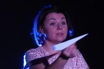 Oper "Das Tagebuch der Anne Frank": Russische Sängerin Marina Medwedewa gibt in Mittelsachsen Solodebüt als Todgeweihte - Marina Medvedeva in ihrer Rolle als Anne Frank. 