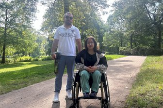 Opfer rassistischen Angriffs in Chemnitz: „Wir werden nicht die Klappe halten“ - Ahmed Al Ahmed und Fatima Maged engagieren sich beide in verschiedensten Gruppen. So setzte sich auch die Freundesgruppe zusammen, die am 5. August auf der Schloßteichinsel angegriffen wurde. Alle Sechs sind aktiv im Internationalen Zentrum für Demokratie und Aktion (IZDA) auf dem Chemnitzer Sonnenberg.
