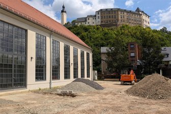 Orangerievorplatz im Fürstlich Greizer Park wird saniert - Der Vorplatz der Orangerie im Fürstlich Greizer Park wird saniert.