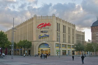 Ordnungsamt schließt innerstädtische Buchhandlung - Im innerstädtischen Einkaufszentrum Galerie Roter Turm hat das Ordnungsamt eine Buchhandlung geschlossen.