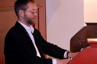Orgel in Petrikirche Rochlitz erklingt zum Pfingstfest - Der Grimmaer Kantor Tobias Nicolaus wird zur Pfingstmusik in der Petrikirche am Spieltisch sitzen.
