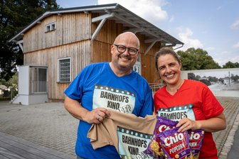 Ort im Erzgebirge lädt zu besonderem Kinoerlebnis - Michael Seidel und Kirsten Drechsel freuen sich auf einen vollen Bahnhof in Jahnsbach.