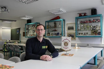 Ortschaftsrat Euba muss umziehen – Anbau bei Feuerwehrhaus des Chemnitzer Ortsteils geplant - Lars Ehlert, Wehrleiter der Freiwilligen Feuerwehr Euba, bemängelt den zu kleinen Schulungsraum. Nur 32 Sitzplätze bei 100 Feuerwehrleuten sei zu wenig.