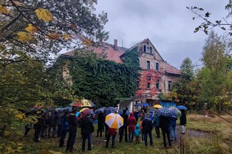 Ortschronisten führen durch Kleinwaltersdorf - Start zur Wanderung durch Kleinwaltersdorf war am Sonnabend am ehemaligen Gut Wirthgen am Südrand des Ortes.