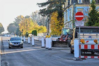 Ortsdurchfahrt in Hartmannsdorf wieder offen - Die als Hartmannsdorfer oder Chemnitzer Berg bekannte Ortsdurchfahrt von Hartmannsdorf ist für den Durchgangsverkehr wieder passierbar. Auf der Baustelle herrscht Winterruhe. Hier ein Archivfoto (Andreas Seidel).