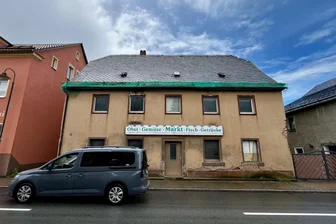 Ortsdurchfahrt Wildenfels: Verkehrsbehinderungen wegen Abrissarbeiten - Wegen Abrissarbeiten am Haus Nummer 23 kommt es auf der Ortsdurchfahrt Wildenfels ab Mittwoch zu Verkehrsbehinderungen.