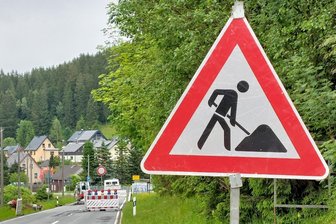 Ortsdurchfahrt Zwota der B 283 seit Montagvormittag für den Verkehr gesperrt - Die B 283 in Zwota ist seit Montagvormittag für den Durchgangsverkehr gesperrt.