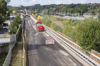 Ortsumfahrung Flöha: Verkehrsfreigabe früher als geplant - Die Asphaltarbeiten auf der Ortsumfahrung Flöha werden voraussichtlich früher abgeschlossen als geplant.