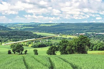Ortsumfahrung Flöha: Was bedeuten die Klagen für die Bauvorbereitung? - Eine grafische Visualisierung zeigt die geplante aber umstrittene Talbrücke der Ortsumfahrung.