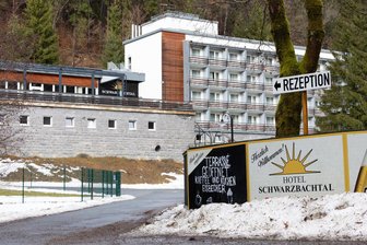 Ortsvorsteher: Große Sorgen um Hotel im Vogtland - Das Hotel Schwarzbachtal im Tal der Landesgemeinde bei Erlbach.