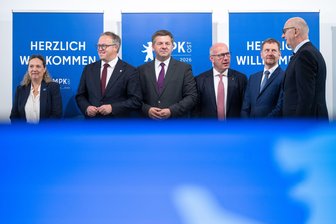 Ost-Länder wollen bei Verteidigung durchstarten - Die Ministerpräsidenten der ostdeutschen Länder haben sich zu einer Sonderkonferenz im Rahmen der ILA Berlin getroffen.