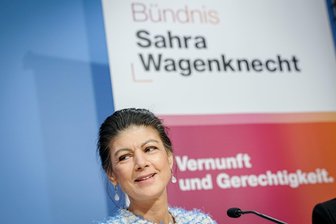 Ost-Rentner bekommen Tausende Euro weniger als im Westen - Das BSW will zu Protesten aufrufen, sollte das Rentenniveau in Deutschland gekürzt werden, sagt Sahra Wagenknecht. (Archivbild)