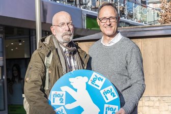 Ost und West hörten gemeinsam hin: Vogtländer erinnert an legendären Radiosender - Rias-Moderator Rik De Lisle (links) bleibt nicht nur bei Jürgen Stader unvergessen.