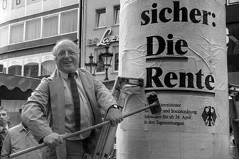 Dass die staatliche Rente einmal ein auskömmliches Alterseinkommen sein wird, glaubt mittlerweile keiner mehr.