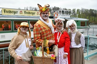 Osterhase, Froschkönig und Schneemann Olaf: Die schönsten Bilder vom märchenhaften Auftakt an der Talsperre Kriebstein - Saisonstart an der Talsperre Kriebstein mit den Märchenfiguren des Miskus: Die Osterhasenfamilie durfte nicht fehlen.